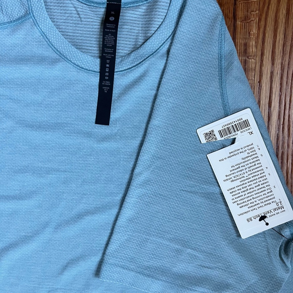 lululemon athletica Light Blue Metal Vent Tech Short-Sleeve Shirt - Picture 2 of 3
